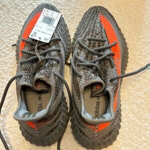 Yeezy Boost 350 V2 - Never Worn Tags On